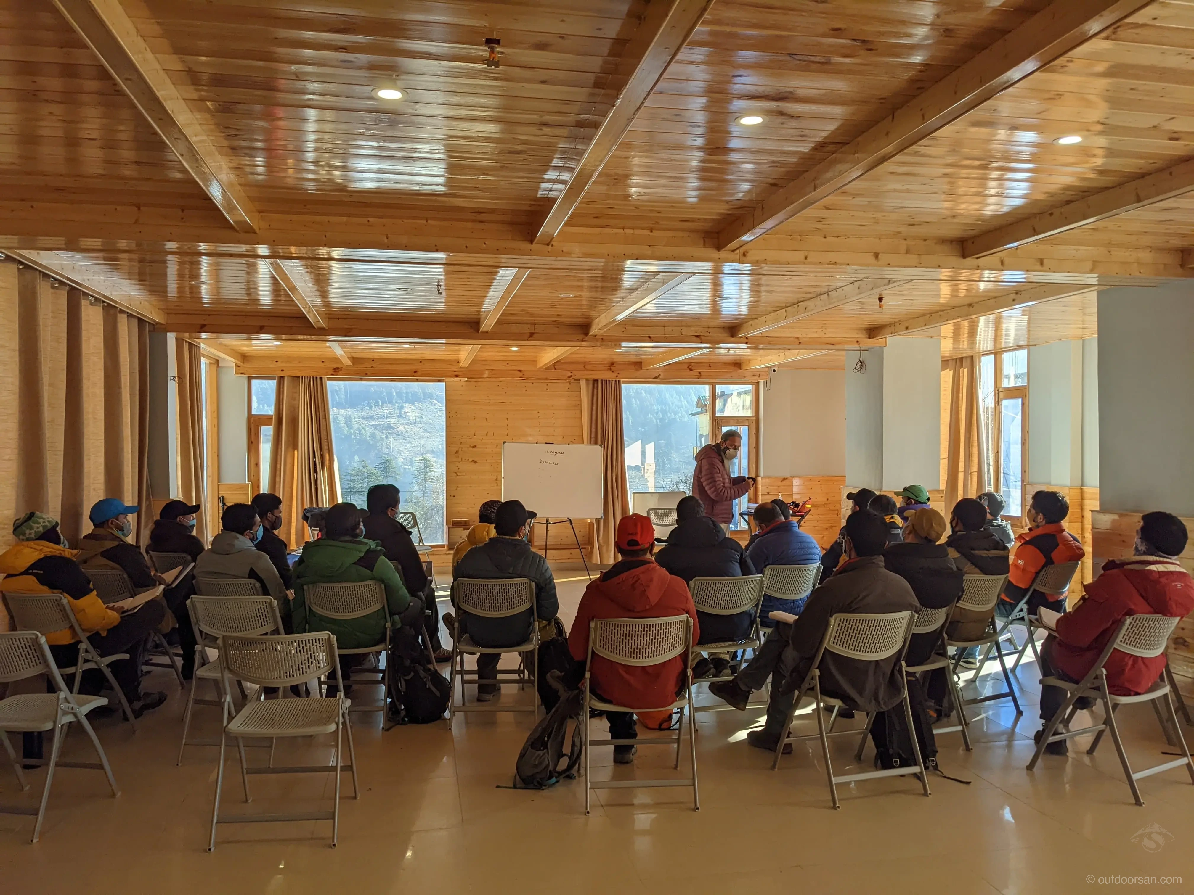 Wilderness first aid class in Leh