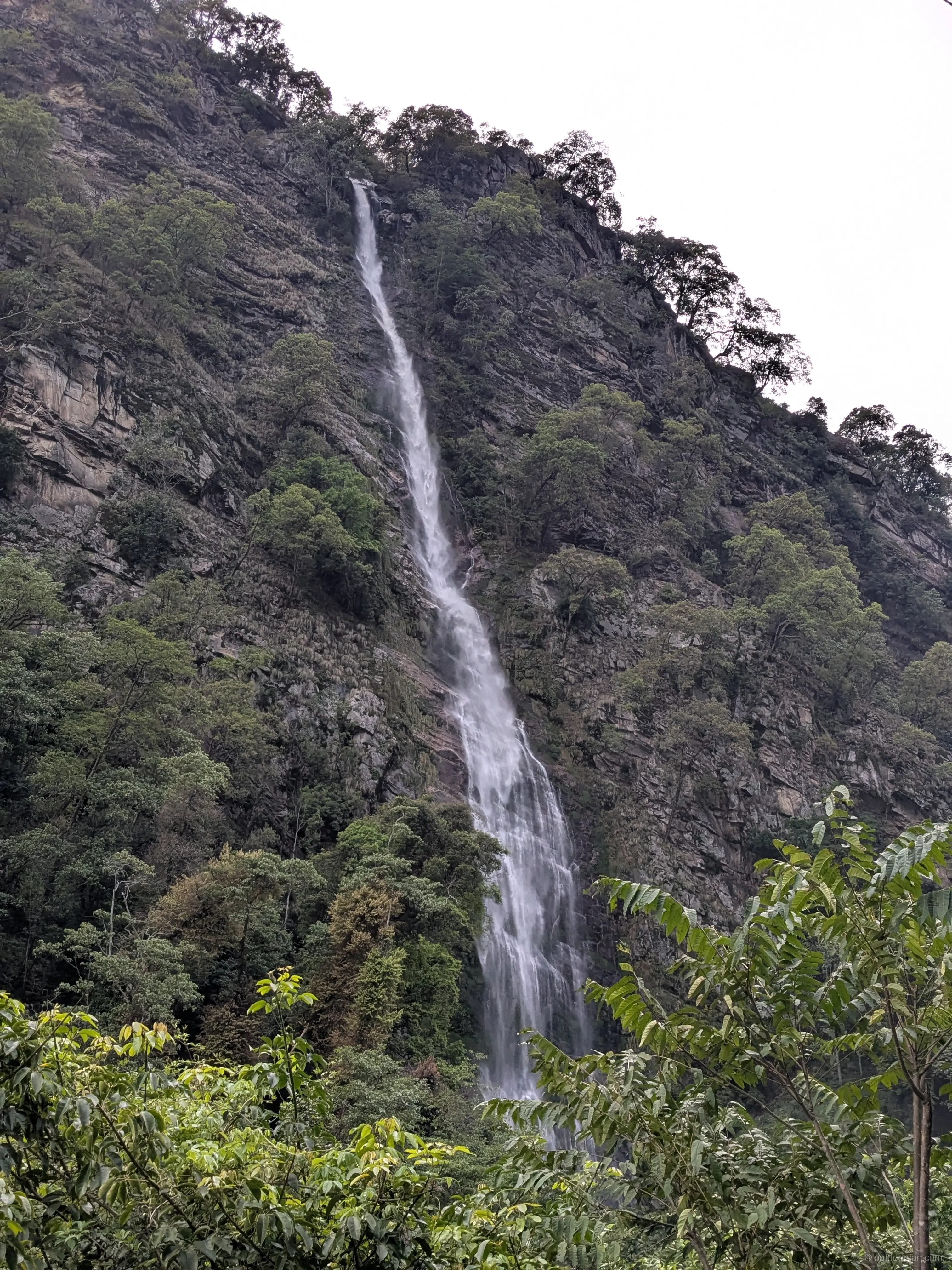Waterfall en route