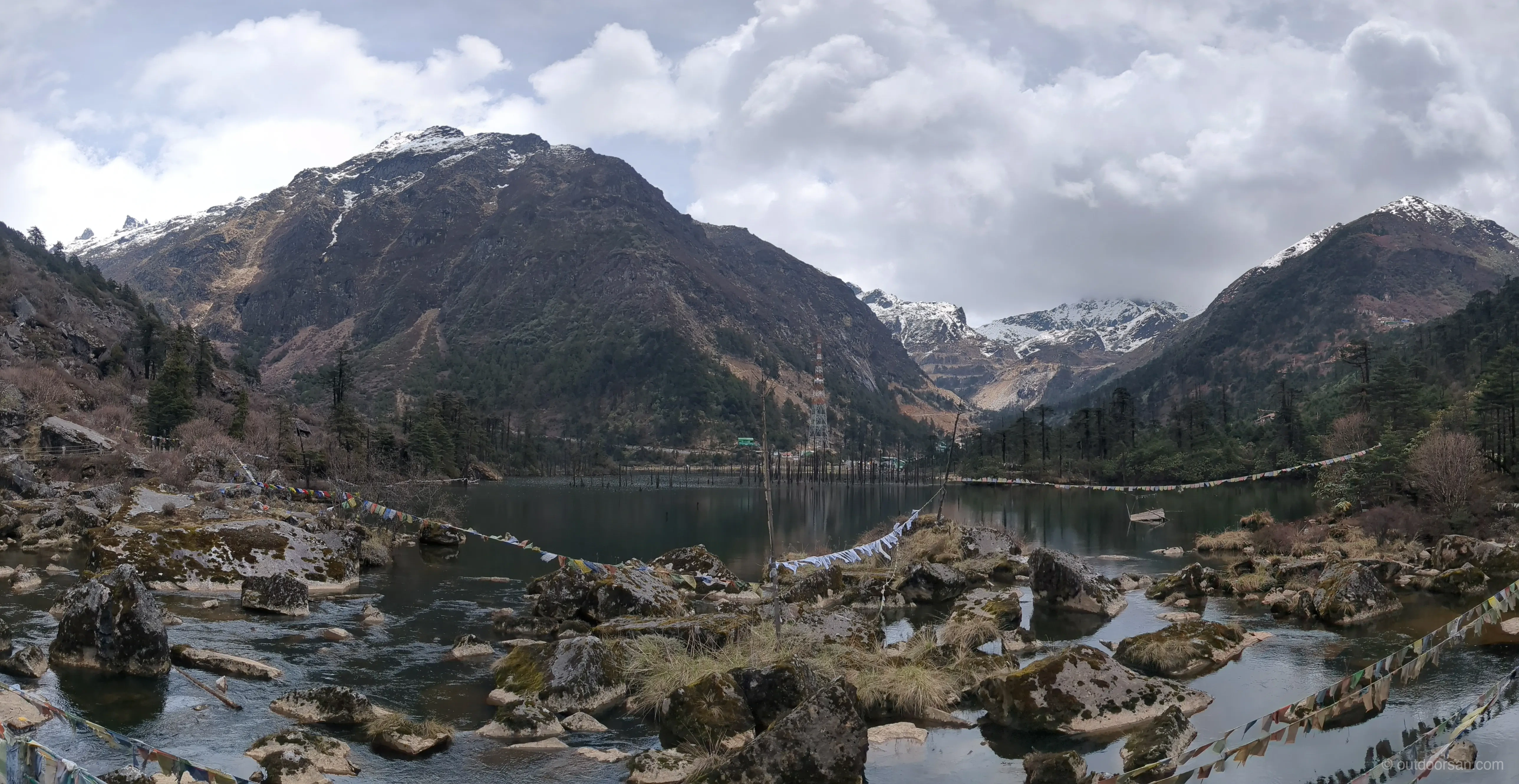 Shongatser Lake