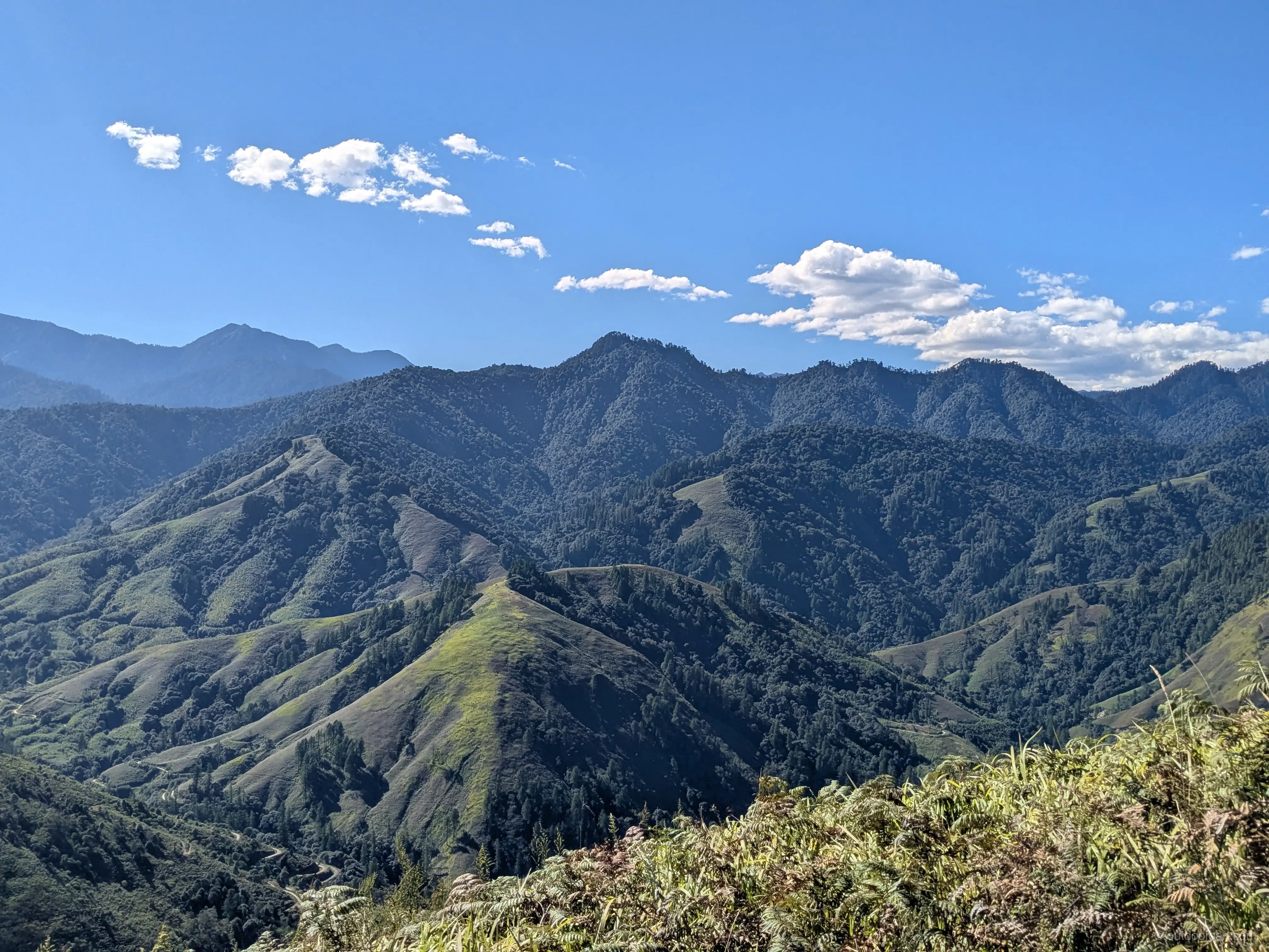 Panoramic views from the Emuli grasslands ridge