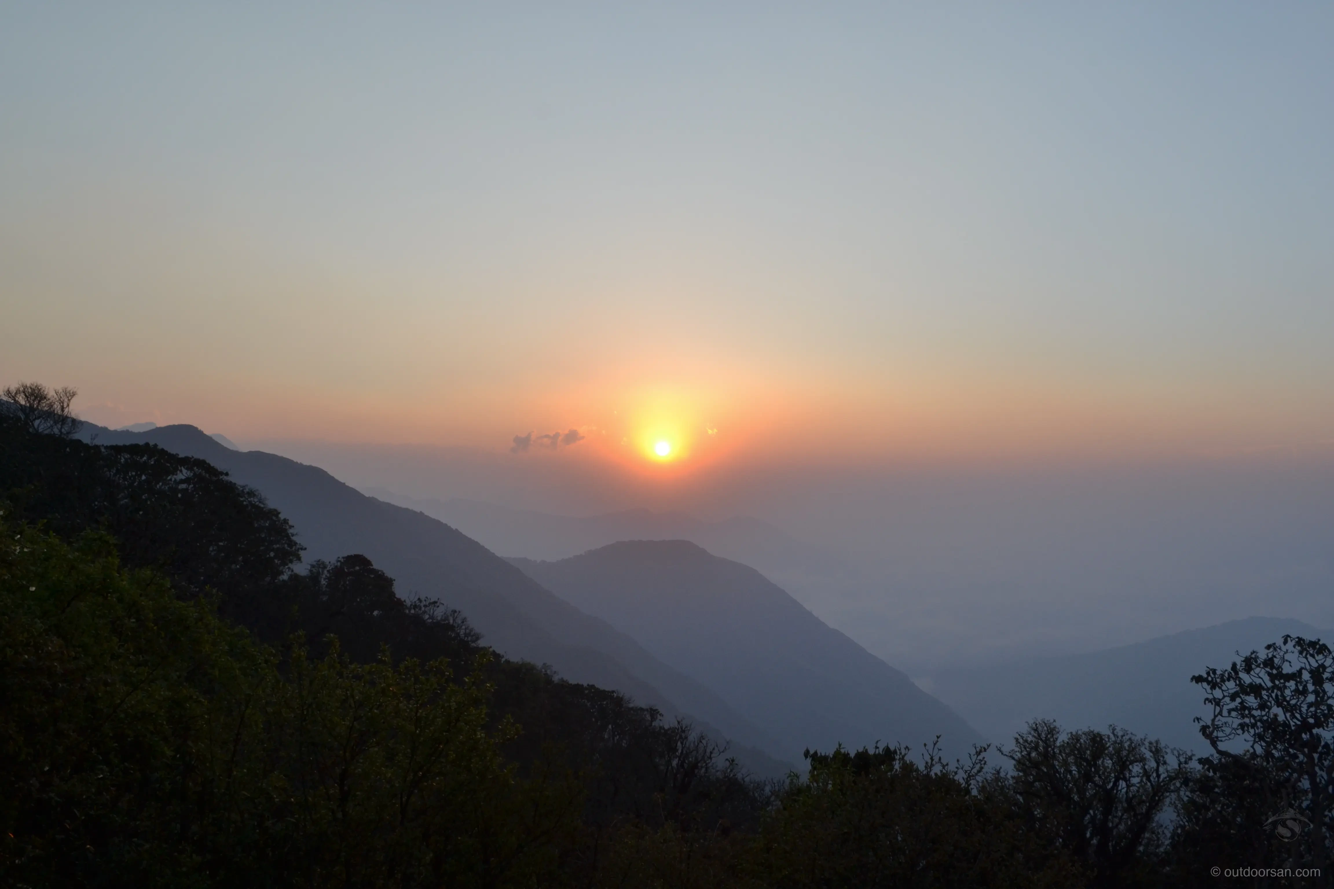 Sunrise over Kangchenjunga from Chewabhanjang ridge