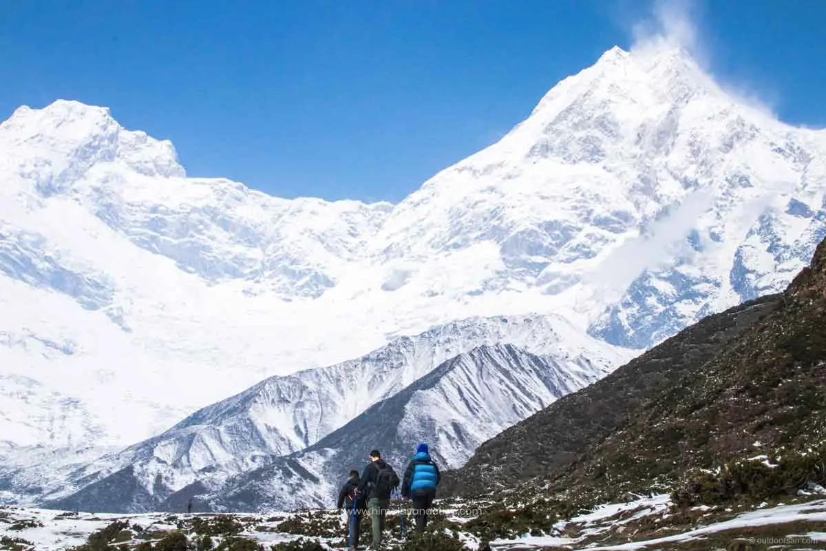 High altitude terrain on Manaslu Circuit