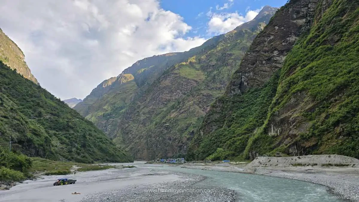 Trailhead into the restricted Nar Phu Valley